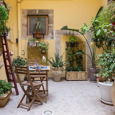 Casa Nagale- Una Suite Di Charme Nel Cuore Di Ortigia A 50 Mt Dal Mare 锡拉库扎 外观 照片
