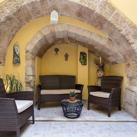 Casa Nagale- Una Suite Di Charme Nel Cuore Di Ortigia A 50 Mt Dal Mare 锡拉库扎 外观 照片