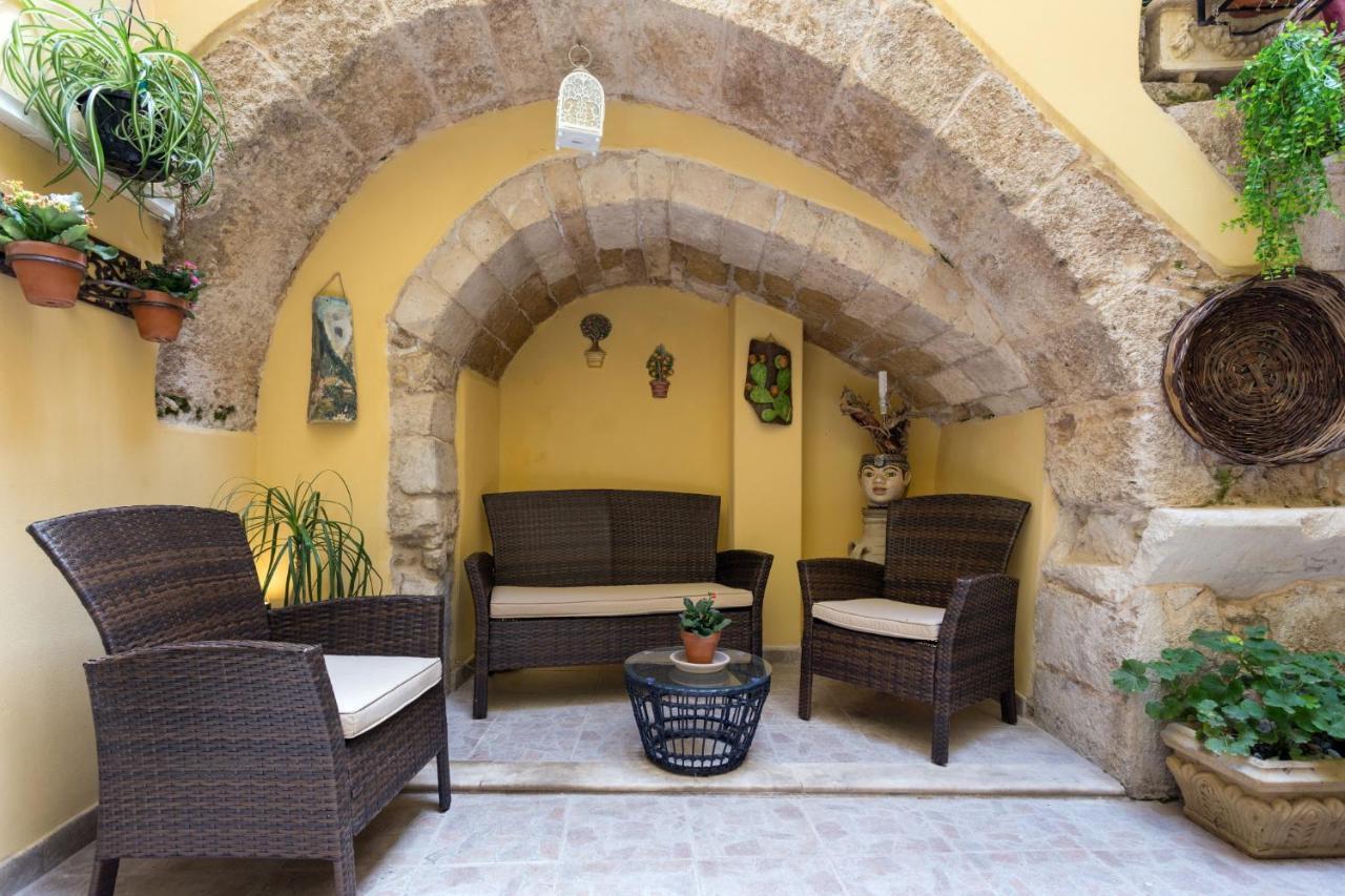 Casa Nagale- Una Suite Di Charme Nel Cuore Di Ortigia A 50 Mt Dal Mare 锡拉库扎 外观 照片
