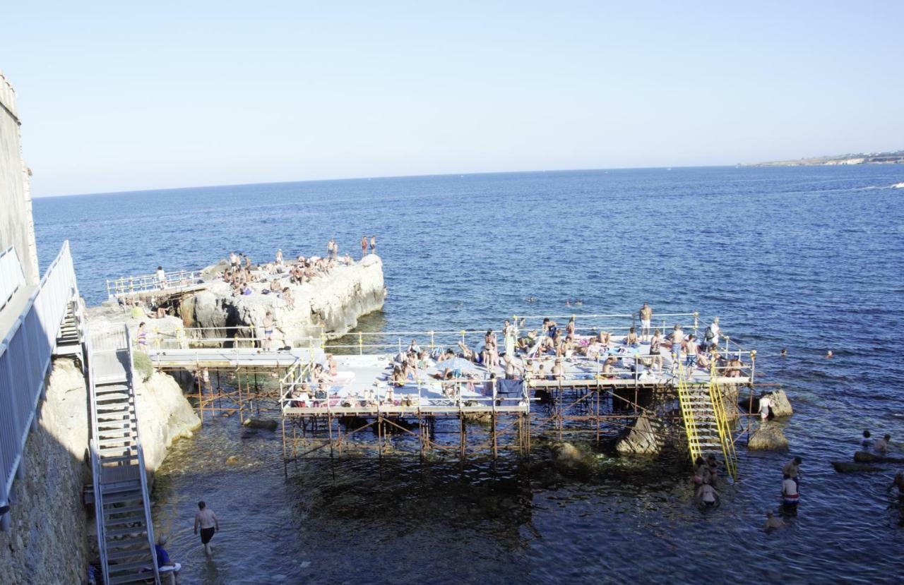 Casa Nagale- Una Suite Di Charme Nel Cuore Di Ortigia A 50 Mt Dal Mare 锡拉库扎 外观 照片