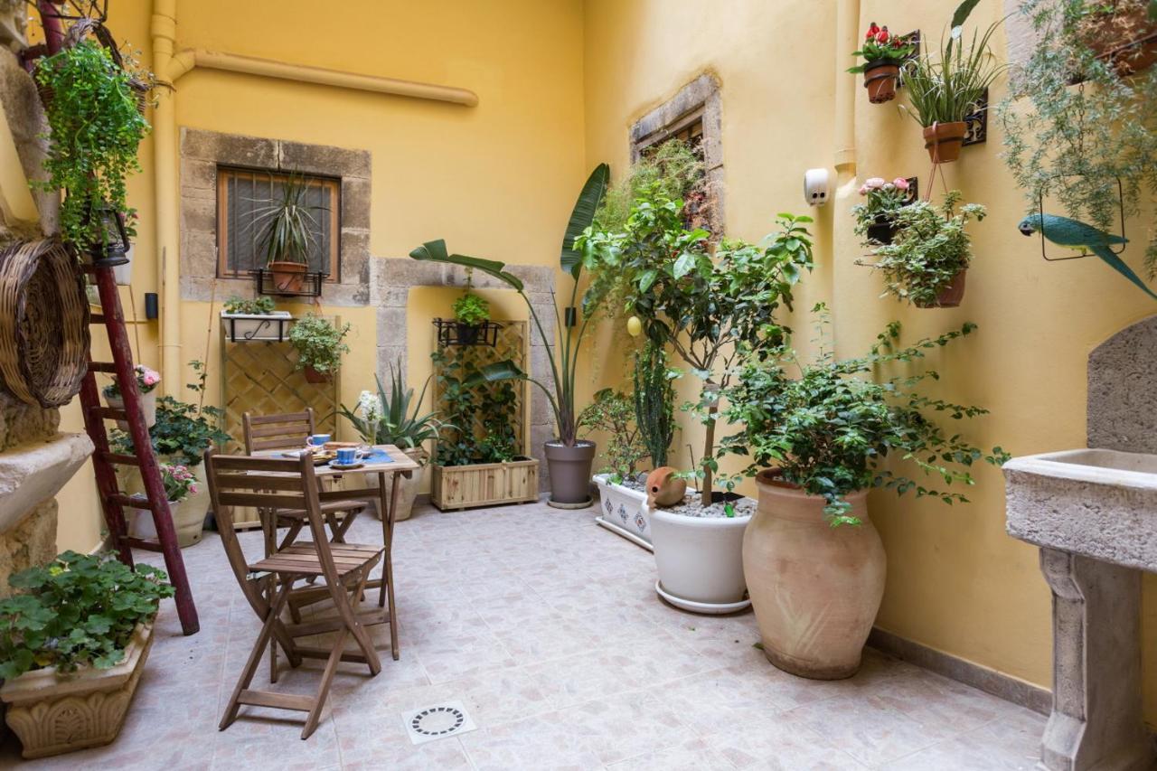 Casa Nagale- Una Suite Di Charme Nel Cuore Di Ortigia A 50 Mt Dal Mare 锡拉库扎 外观 照片